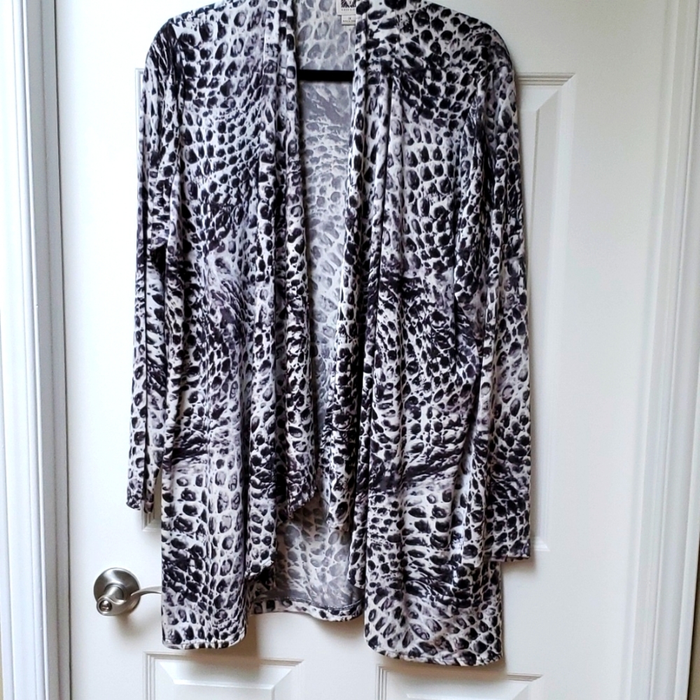 Lightweight Woman's Open Jacket